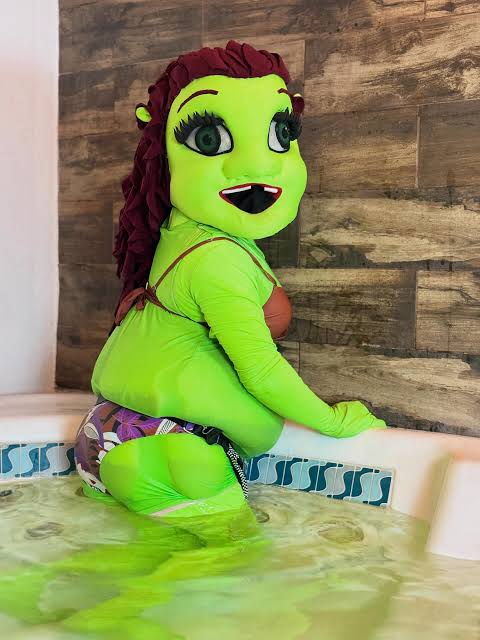 El personaje de la Burrita Burrona era icónico.  
Lo único bueno que me queda por decir es que por lo menos llegó ella a esta nueva era: Fiona Buchona