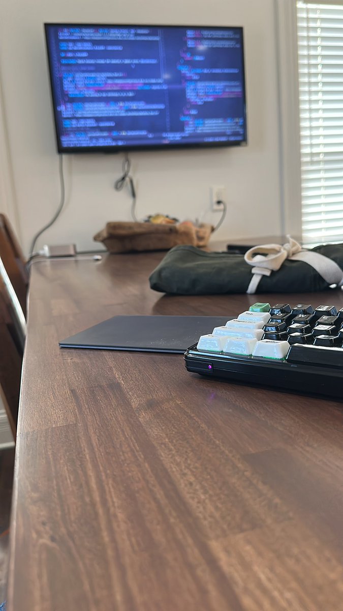 terminalPoltergeist tweet media