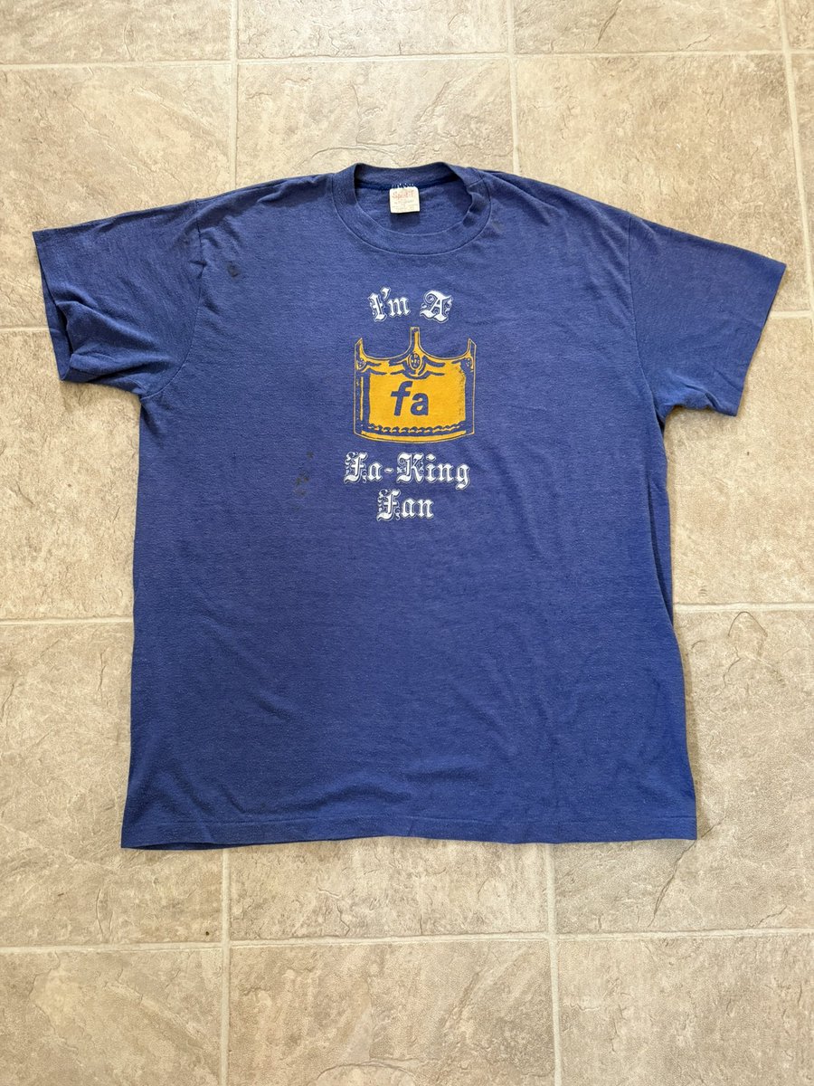MariaChaJohnson's tweet image. Hearing sad news the passing of legendary #BuffaloNY  #Radio personality #Harvmoore 103.3 WPHD. My husband pulled out his vintage #Fa-#King fan #tshirt. It was a #classic #show from the 70’s. May “El Grosso” RIP @97RockBuffalo @1065WYRK @WKBW @WGRZ  @news4buffalo @buffalonews