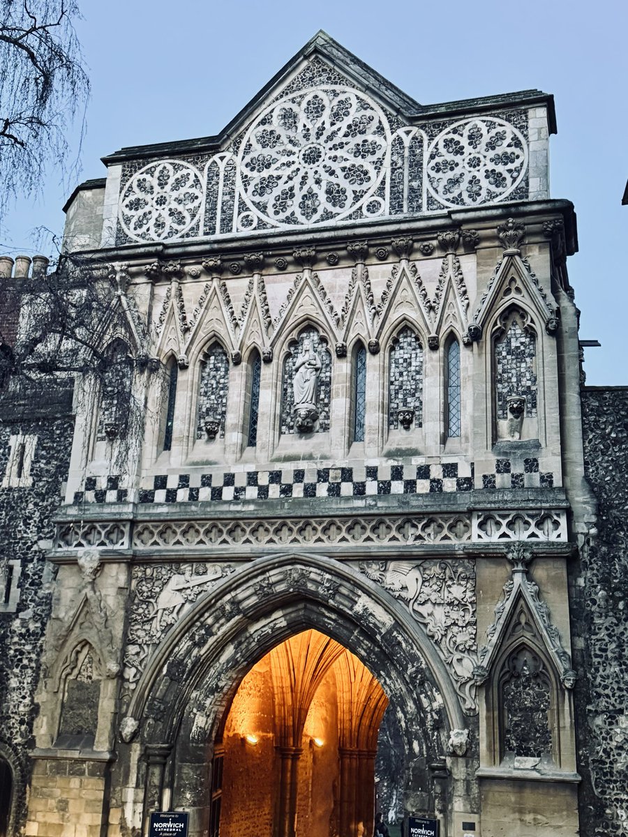 Strife212's tweet image. Norwich is extremely cute