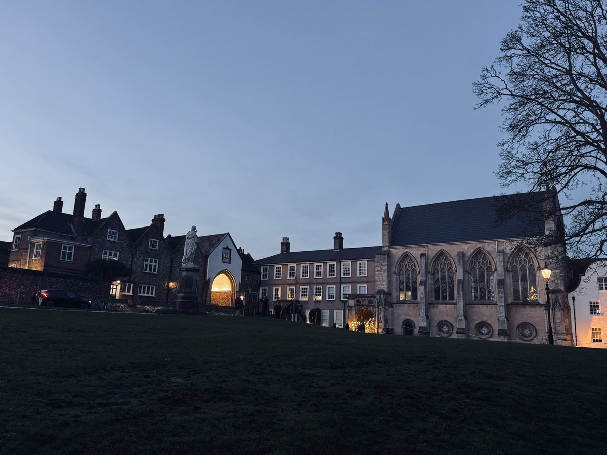 Strife212's tweet image. Norwich is extremely cute