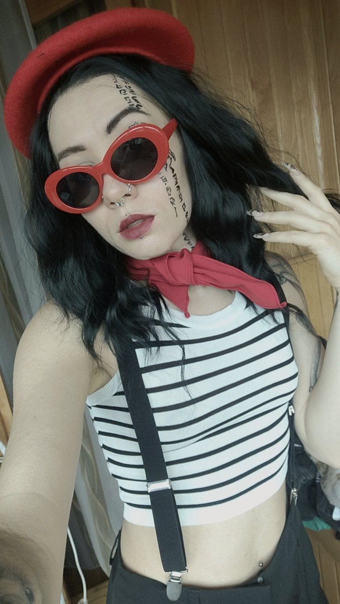 KonaCosplay tweet media