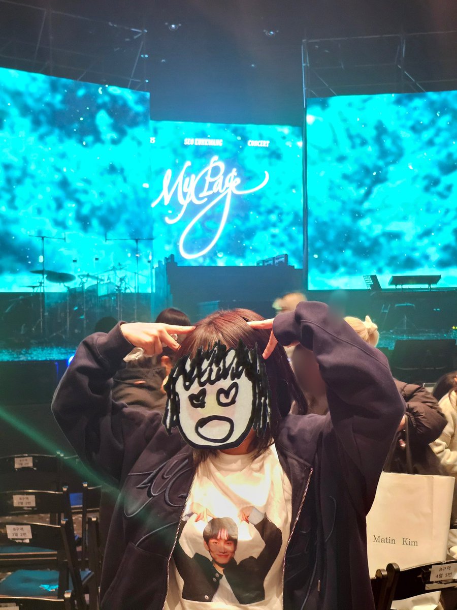 은광아 집에 고양이 옷이 없어서 직접 한땀한땀 만들어 봤어😸
고양이보다 광냥이가 더 귀엽고 사랑스러우니까 이것도 인정해줘야만 한다고 생각해💕

#비투비 #BTOB #My_Page #서은광 #SEOEUNKWANG #My_page_Outfitcheck