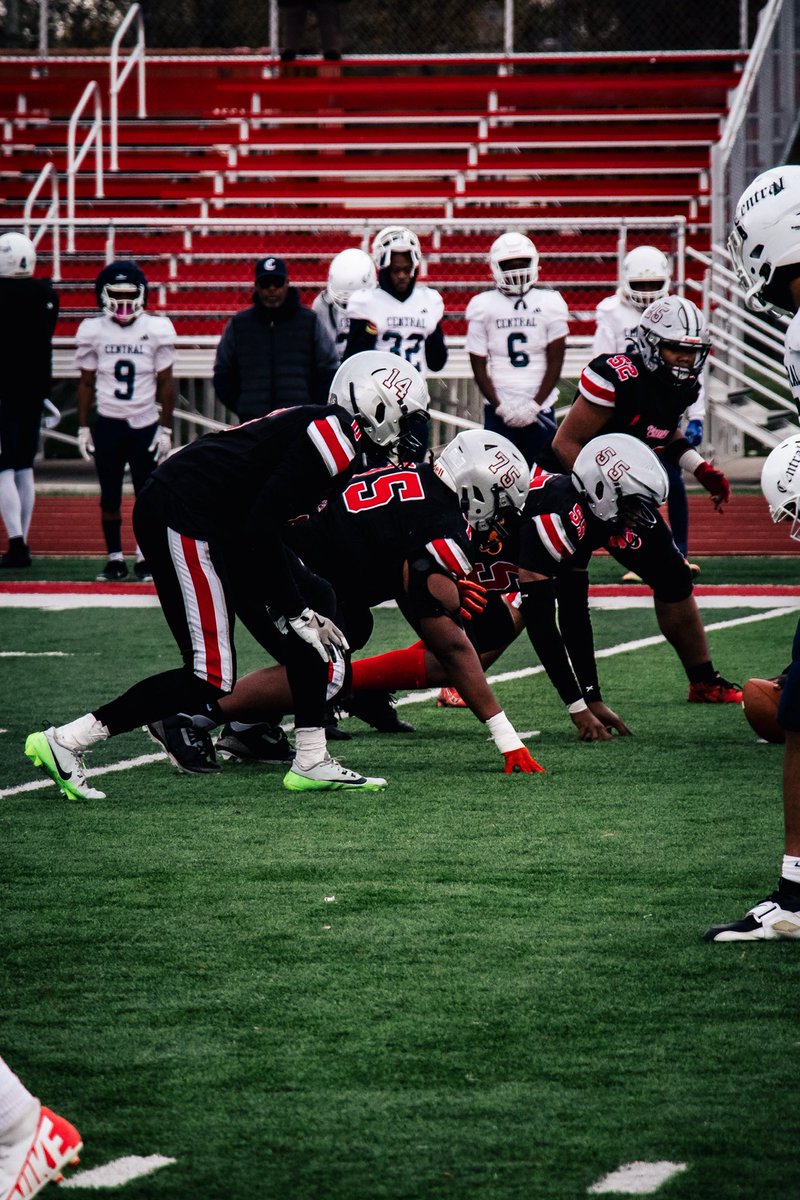 RegLewis75's tweet image. AGTG🙏🏽
After agreat conversation with @coachdjones01 am blessed to receive an offer from Madonna university Thank you so much for believing in me!!
@MIexposure 
@TheD_Zone 
@247recruiting 
@CoachC_Brock
@OssianHarris2