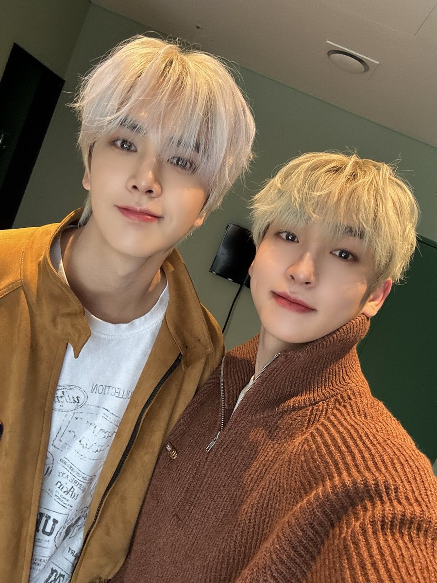 0cntxtbbangsang's tweet photo. #TBZ #THEBOYZ #더보이즈 #bbangsang #빵상 #Sangyeon #상연 #Younghoon #영훈 https://t.co/6Aux9JlhQY