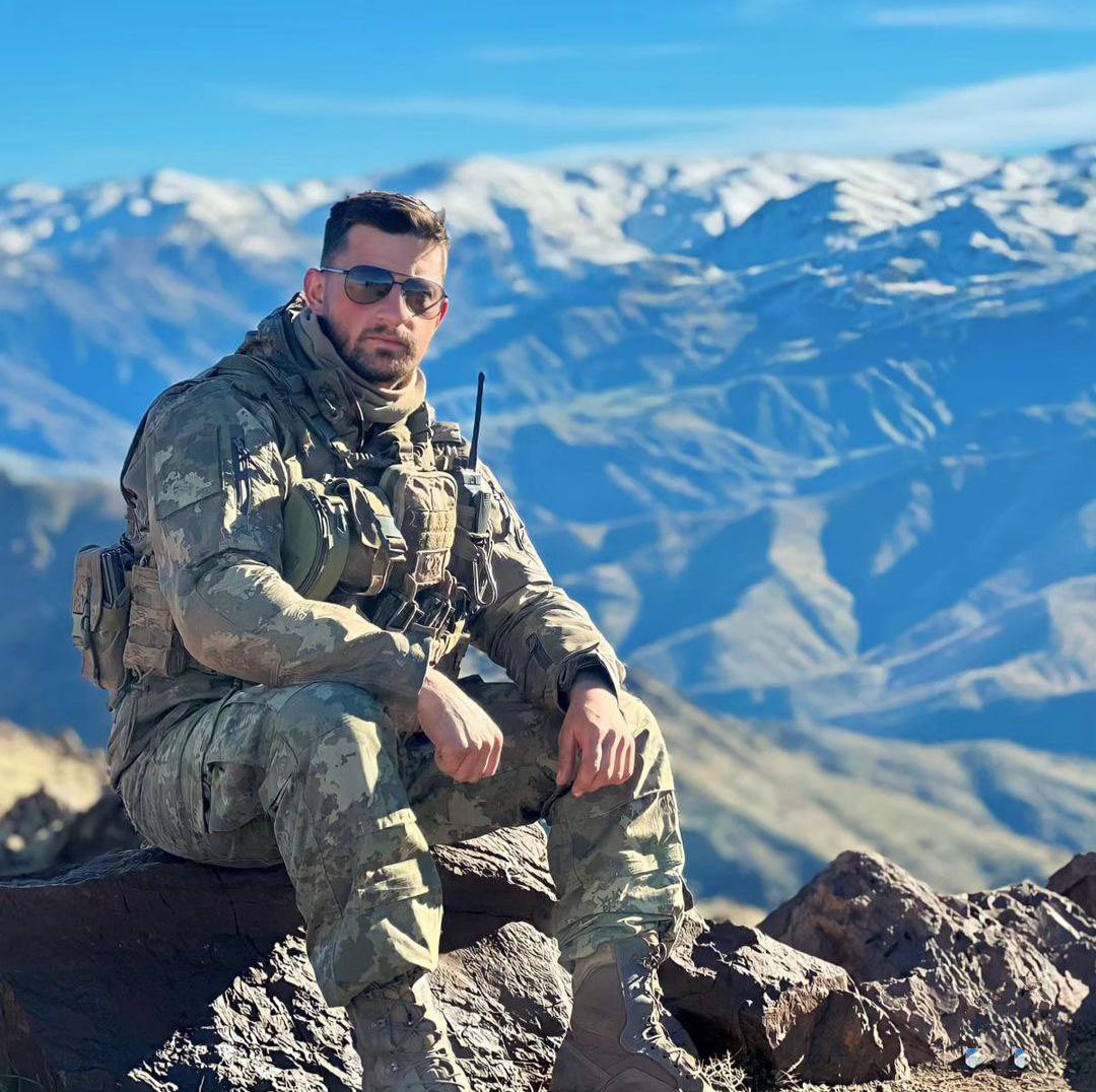 Şehit Piyade Teğmen Ramazan Günay

Ruhun şad olsun kahraman Türk!