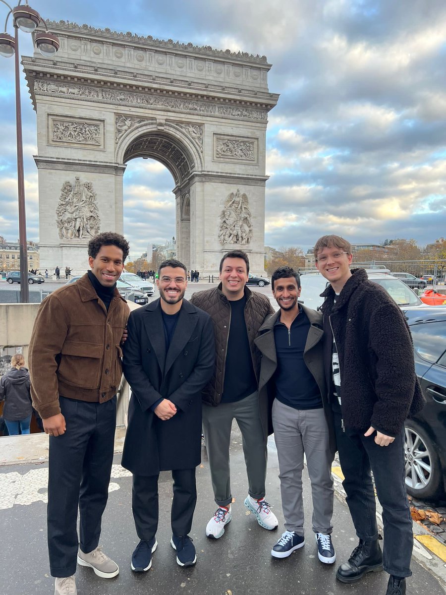 MuhammedUX's tweet photo. Five years at Deel 💙

When I joined, design was a team of one. No grand plan, just a simple focus: build great product experiences and raise the quality bar. That focus grew into building a design org that could scale across countries, regulations, and very different customer needs.

Today, design has grown from 1 to ~90, partnering closely with Product and Engineering as Deel scaled to $1B+ ARR, a $17.3B valuation, and customers in 150+ countries.

Along the way we:
• Embedded design as a strategic partner across 100+ teams
• Built clear quality standards, career frameworks, and a design system with 90%+ adoption
• Integrated acquisitions like Hofy and Savvy into one coherent platform
• Started laying the groundwork for AI-native design workflows

What matters most isn’t scale alone.
It’s genuine care for customers, a deep focus on real problems, and teams holding a high bar because the work truly matters.

Grateful for the trust and support from @Bouazizalex , @DanWestgarth , and @YaronLavi.

Proud of what we’ve built. Excited for what’s next 💙

#DesignLeadership #deel