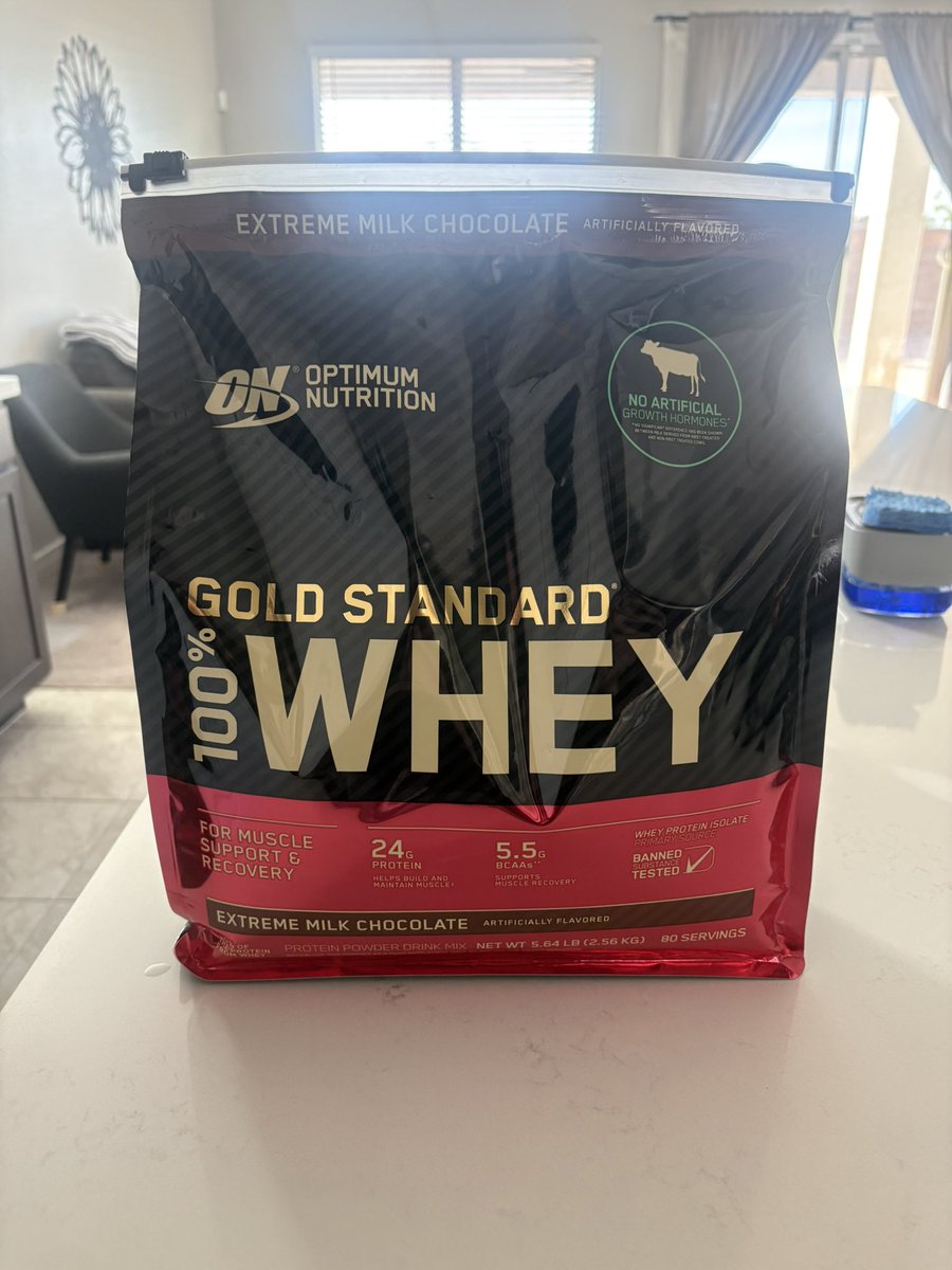 Melanacherry's tweet photo. Santa came early for me 🔥💪🏻
Somehow he knew I was out of protein powder and have been having to go without. 

Thanks Mr. And Mrs. Clause (step dad and mom) being a bodybuilder and on as tight of a budget I have been on I’m grateful for their care. 🥰🫶
#ilovemymomma https://t.co/l8UFbK1GwU