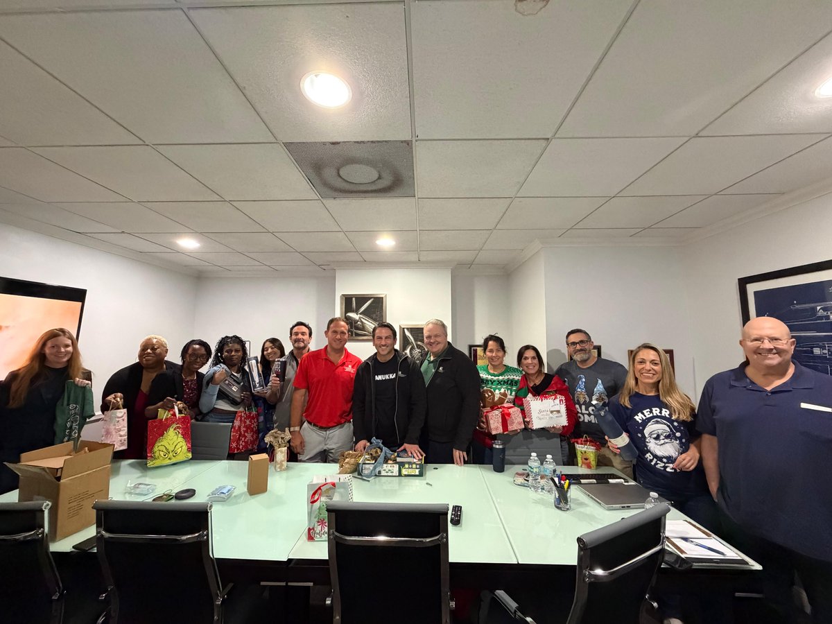 TurnpikeLaw's tweet image. Office Secret Santa success!🌲🕎 Lots of smiles shared and a little holiday fun with a great team.❄️

#HappyHolidays #SecretSanta #PikeandLustig #TrialAttorneys