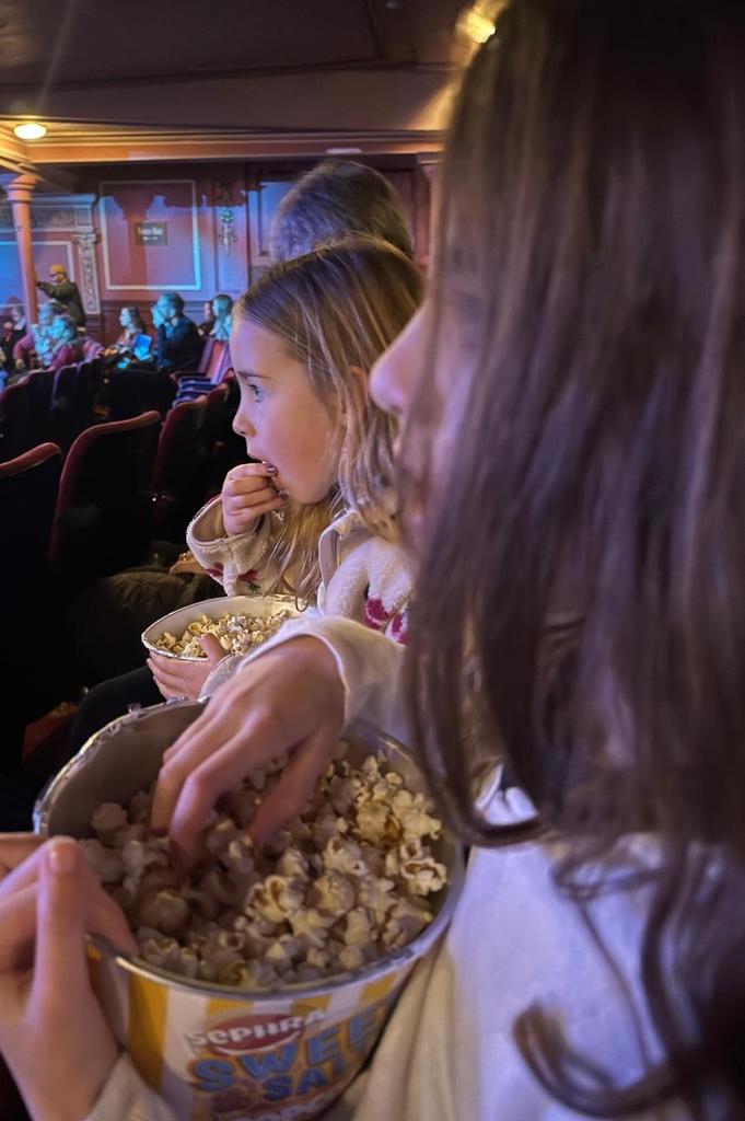 Took two eldest granddaughters to see the Robin Hood panto in Wimbledon...

Oh no you didn't! (sorry, bad joke 😂)

Superb dancing and acrobatics from @ashleybanjo &amp; <a href="/Diversity_Tweet/">Diversity</a> 

And <a href="/petefirman/">Pete Firman</a> is always funny 🤣