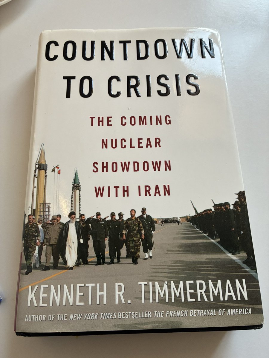 Senator1269's tweet image. چگونه ۳۴ میلیون دلار در ۷ سال دود شد؟ 
(ص ۸۹ Countdown to Crisis)
در اسفند ۱۳۶۷، رضا پهلوی "کاملاً ورشکسته" شده بود. طبق اسناد دادگاه ویرجینیا، او ظرف تنها ۷ سال، ۳۴ میلیون دلار (معادل ‌۱۰۰ میلیون دلار امروز) را خرج کرده بود
نتیجه ولخرجی نجومی؟
درخواست وام اضطراری ۲۰۰ هزار دلاری!