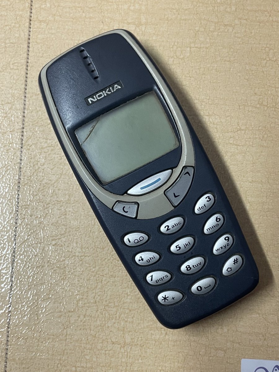 SanuThink's tweet image. Found this gem in one of my drawers. 
Can you tell the model number? 
#Nokia #Gadgets #reliable