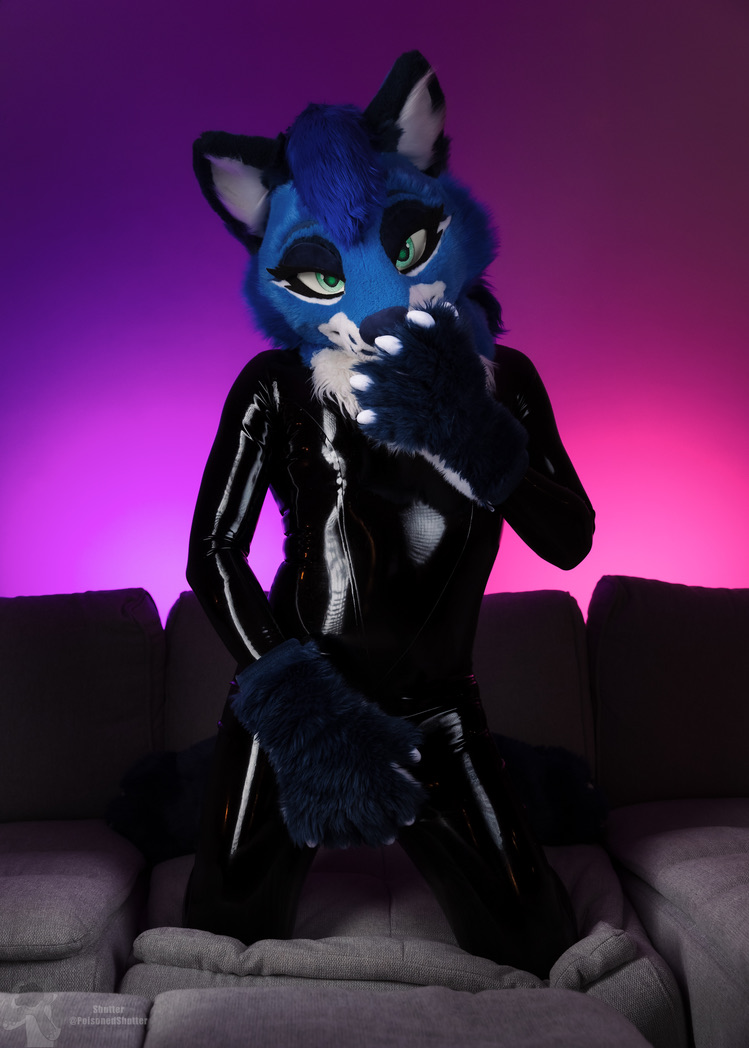 Eyes on me 😘

📸 <a href="/ShuttersPoison/">Poisoned Pond Water 🐸</a>