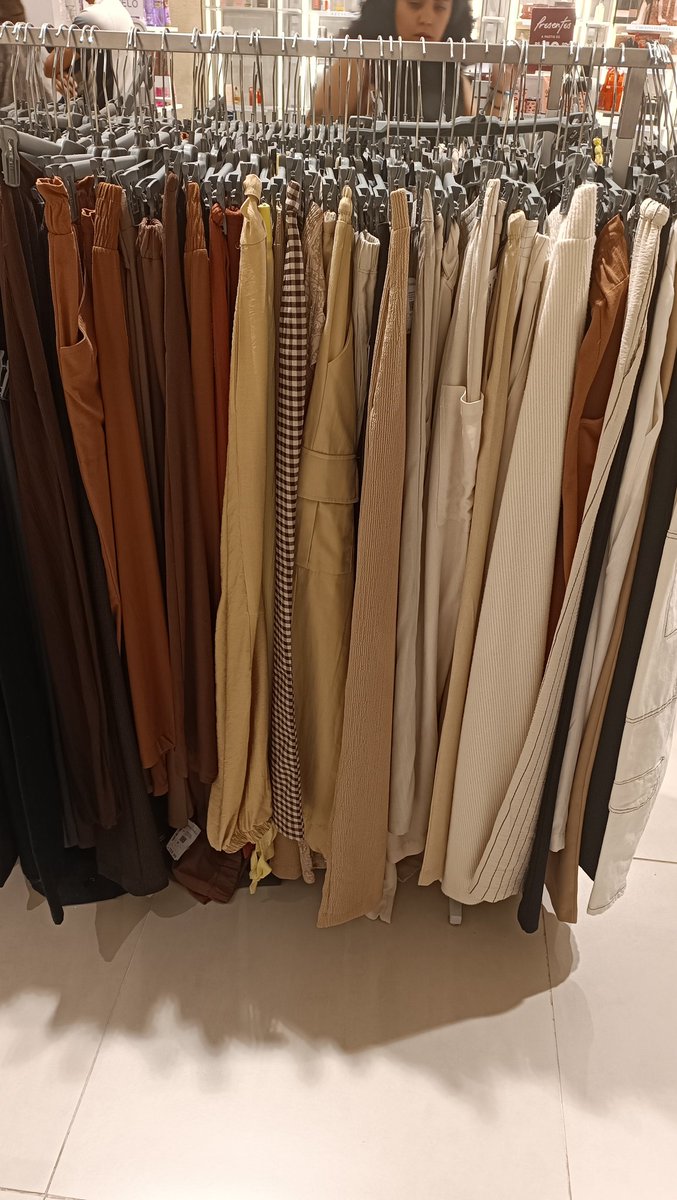 multiboiola's tweet image. O guarda roupa do taehyung