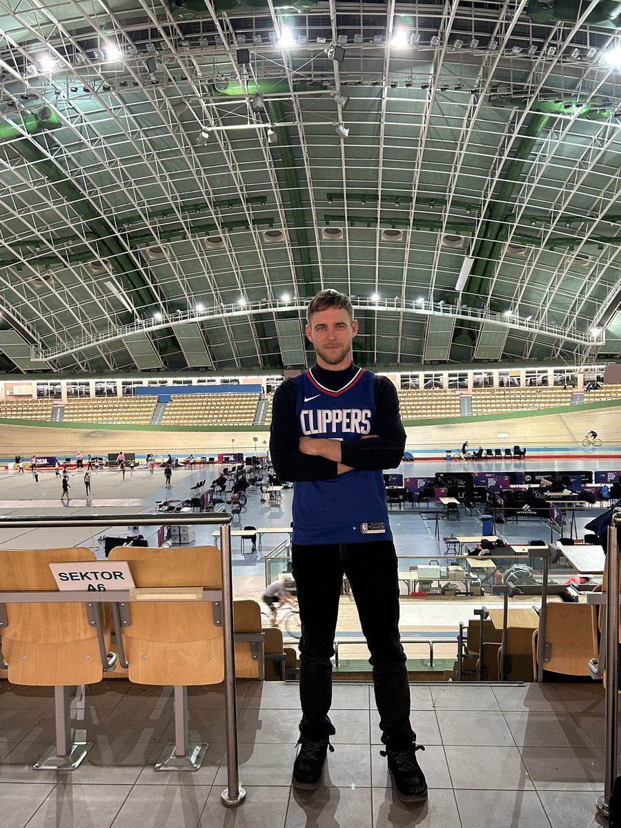 Tego pana dawno nie widziano, a chce Wam o czymś odpowiedzieć. Mistrz świata Adrian Tekliński po raz pierwszy o życiowym błędzie i lekcji, ale i ciekawej zawodowej drodze, którą obrał. Zapraszam na „Kronikę sportową” do <a href="/RadiowaJedynka/">Jedynka – Program 1 Polskiego Radia</a> na 22:35.