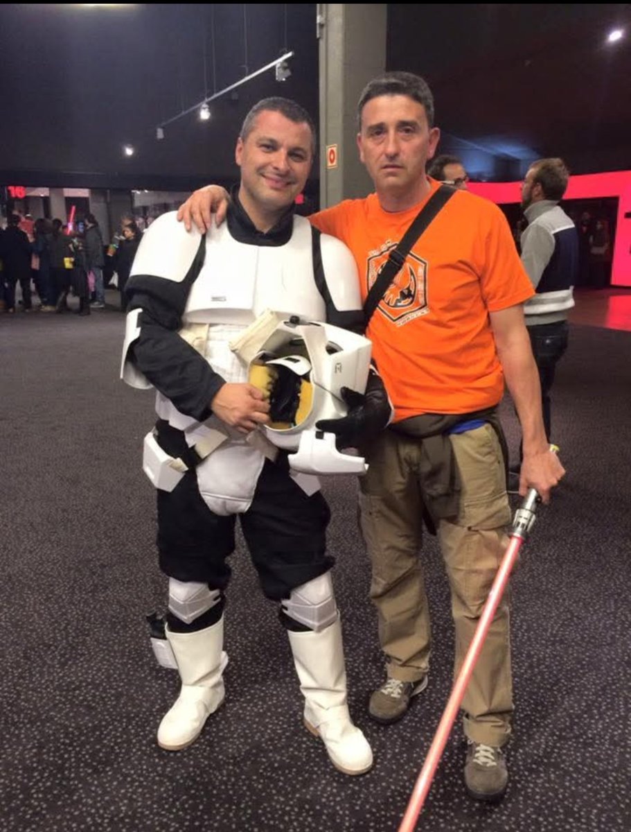 swspanishfans's tweet photo. Hace 10 años, hubo un despertar, unas 500 personas asistieron a la primera fiesta fan Star Wars realizada por fans para fans, algunos pensaron que estabamos locos, otros agotaron desde aquel año las 1.500 disponibles, con sold out en minutos. #TheForceAwakens #fiestafan #starwars https://t.co/ChJvG8iStL