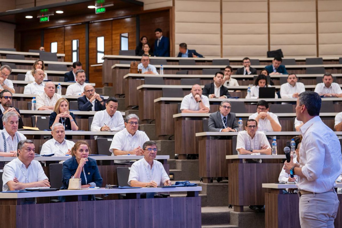 Santiago Peña tweet media