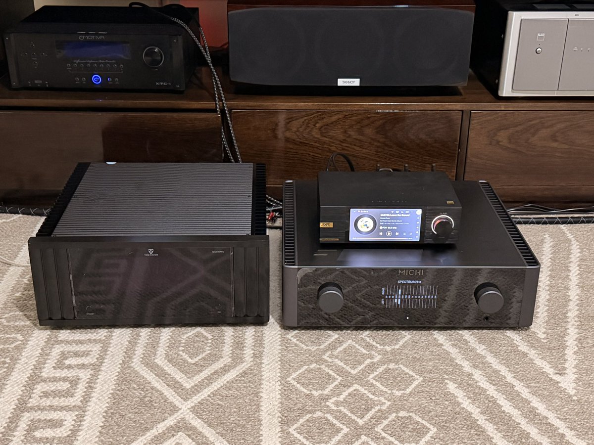 Ricky_customs's tweet photo. Santa 🧑‍🎄 Just got here on time.
$22,500 of Greatness. 

For the first time Michi Amplifier just beat Tone-winner. Sounds so good😍 https://t.co/LqNOvRu6MG