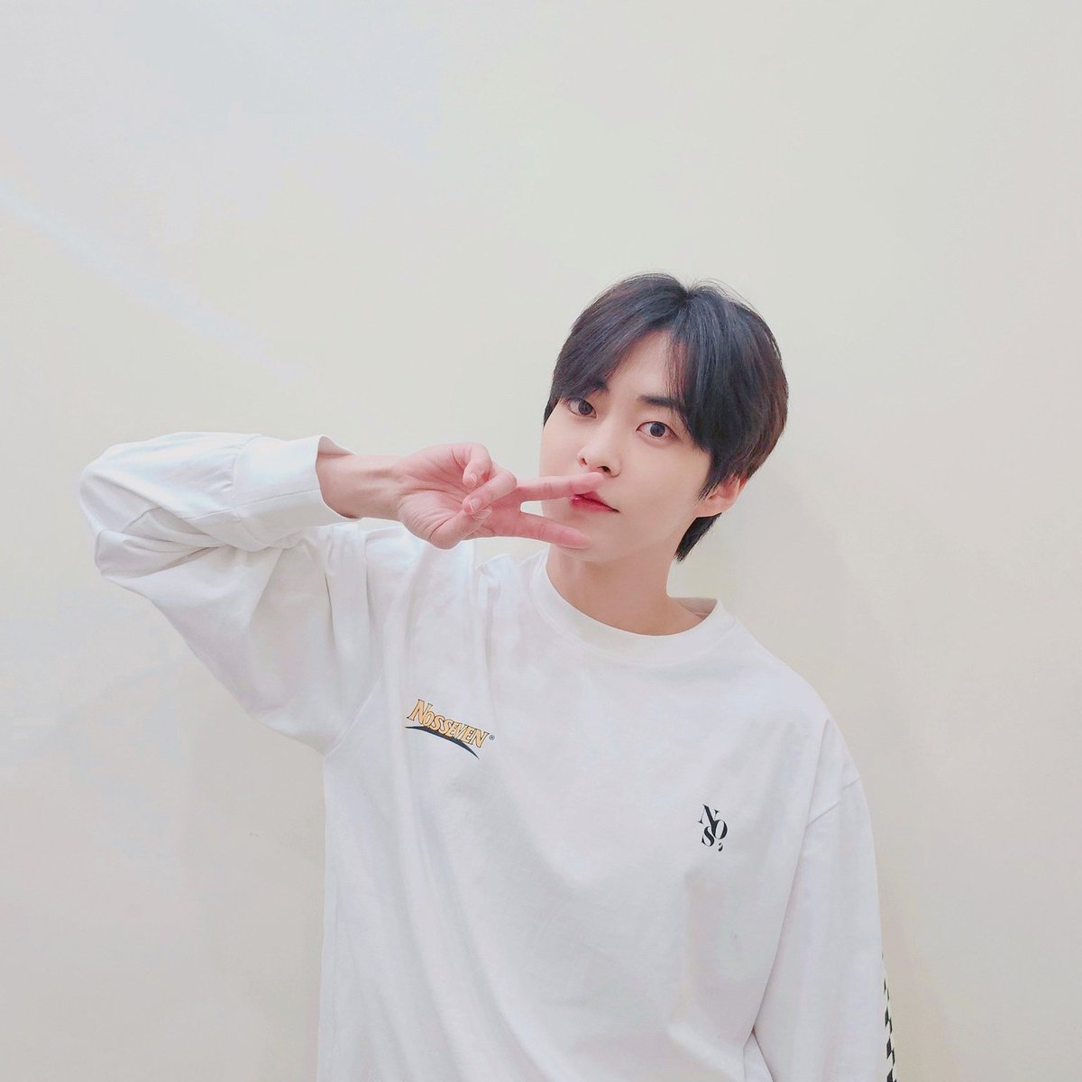 to.산타
이 아기가 일년 내내 많이 울었더라도 선물 꼭 주세요