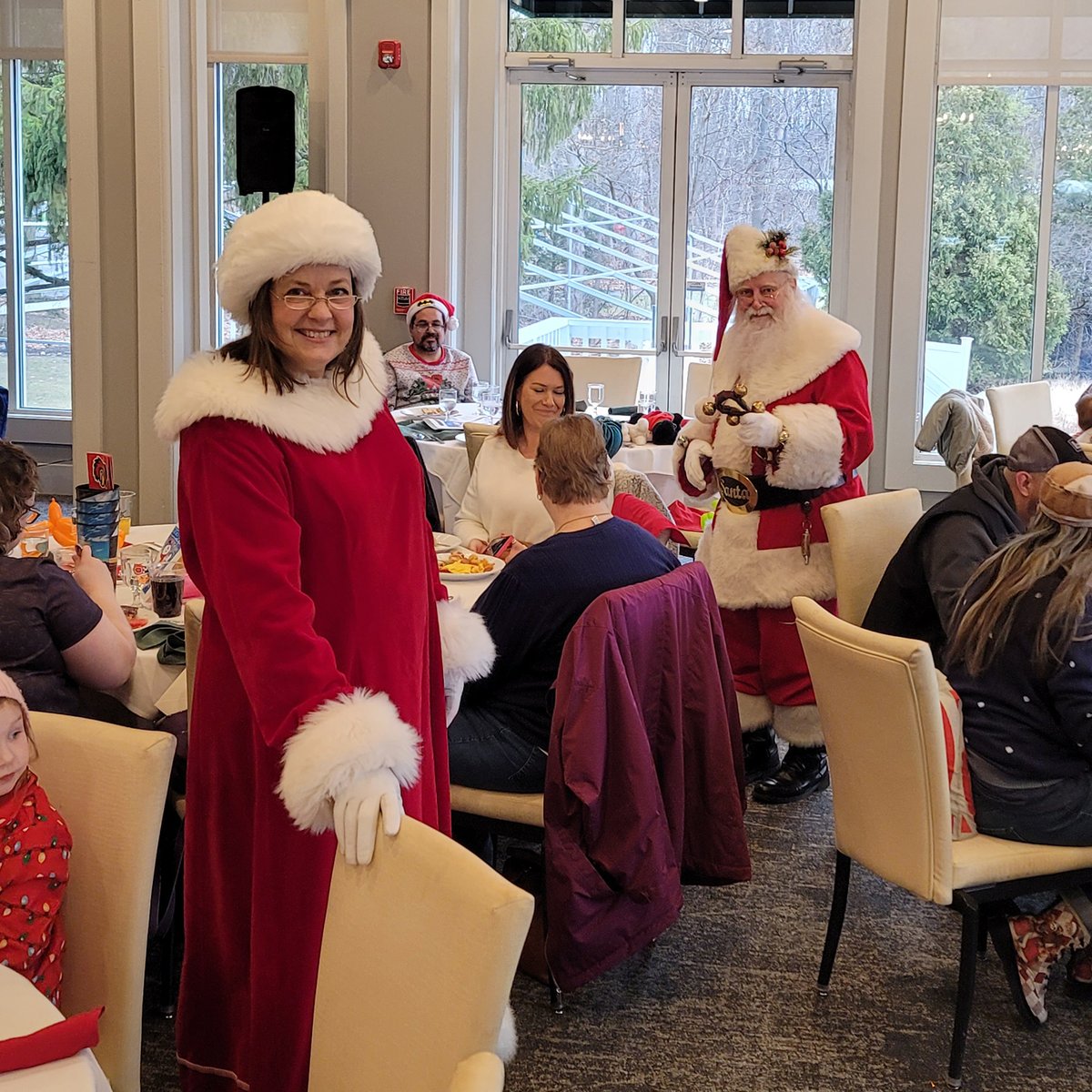 Warm 101.3 tweet media