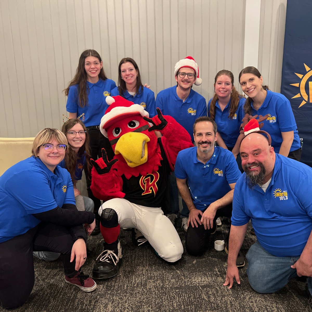 Warm 101.3 tweet media