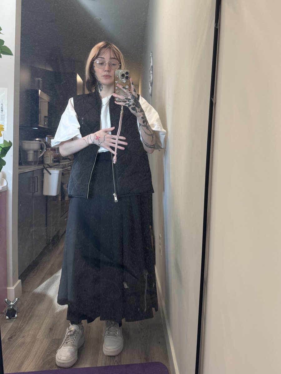 Post by Claire on X: Vest