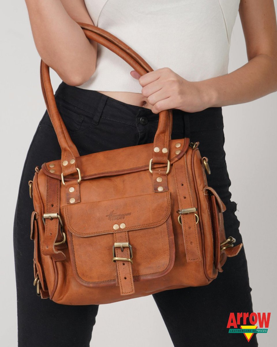 Give your leather purses a second life with Arrow! Trust us to handle your leather purse restoration, bringing back the glamour to your beloved bags. 👜✨