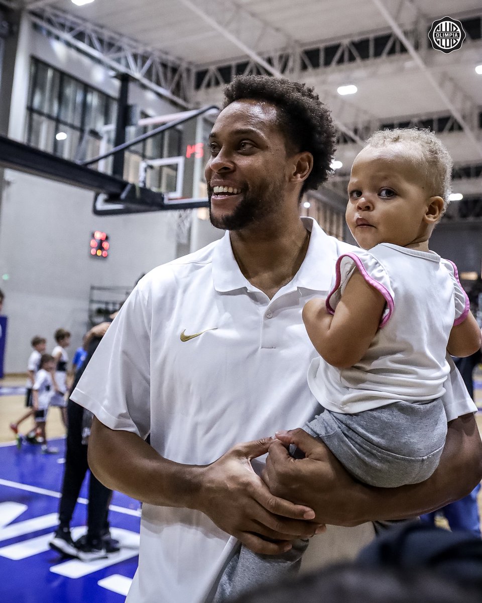 🫡🇺🇸

Nuestros americanos, protagonistas en cada partido, sintiendo y representando el escudo con la camiseta más hermosa del mundo. 🤷🏻‍♂️

Thank you, champions! 🏆🏆

🤍🖤🤍