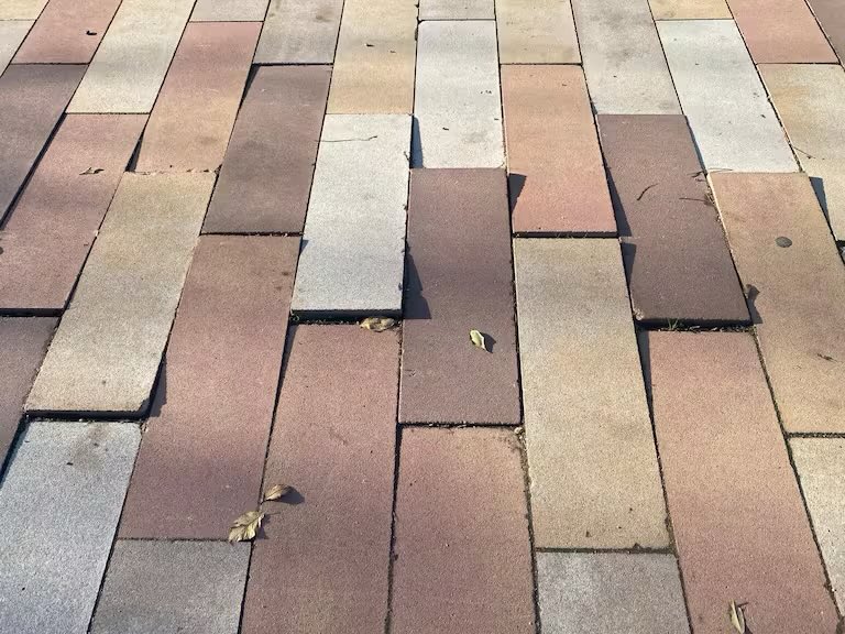 gdljr_existe's tweet image. ⚠️No ha pasado ni un año y ya se están levantando las baldosas de la obra que se hizo alrededor del #PalacioDelInfantado y la cuesta del matadero. Chapuzas y más chapuzas. Dadle la enhorabuena a Alfonso Esteban, @ppaytogu.
Seguimos y seguiremos siendo #LaCiudadDeLasChapuzas.