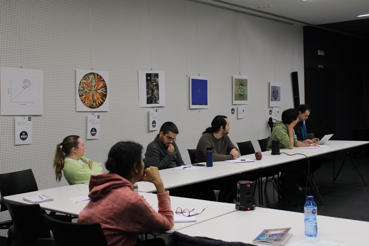 icn2nano's tweet image. 📰 LATEST NEWS❗

In the last #ScienceCommunication &amp;amp; #OpenScience course, @eduscopi gave tools and tips to communicate open science, such as the importance of having a clear message about your research and adapting it to different audiences. 

🔍 f.mtr.cool/kwwkazuehr