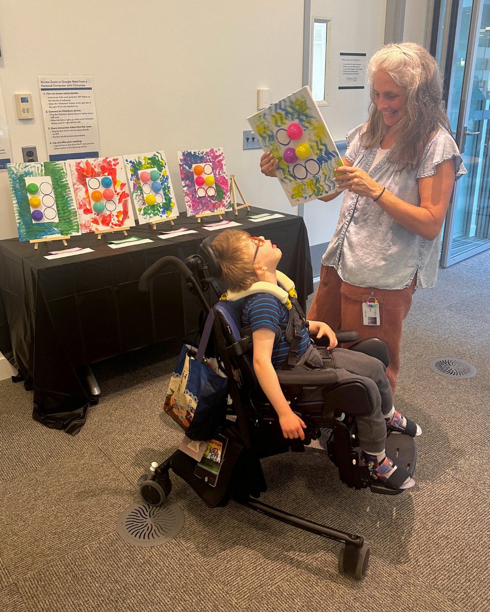 PerkinsVision's tweet image. This year’s #Deafblind art show brought our community together through creativity. 🎨✨

Nolan loves #Tactile art and uses #Accessible tools to create and experience it. 

Support this work this holiday season. All gifts matched up to 100k until 12/31: bit.ly/3YvDzGz