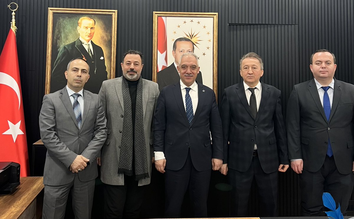 TESistanbul4's tweet photo. @turkegitimsen İstanbul 4 nolu şube yönetimi @BesiktasMEM Müdürü Sayın @sedat_iskk ‘ı makamında ziyaret etti. https://t.co/MuURf4J0KX