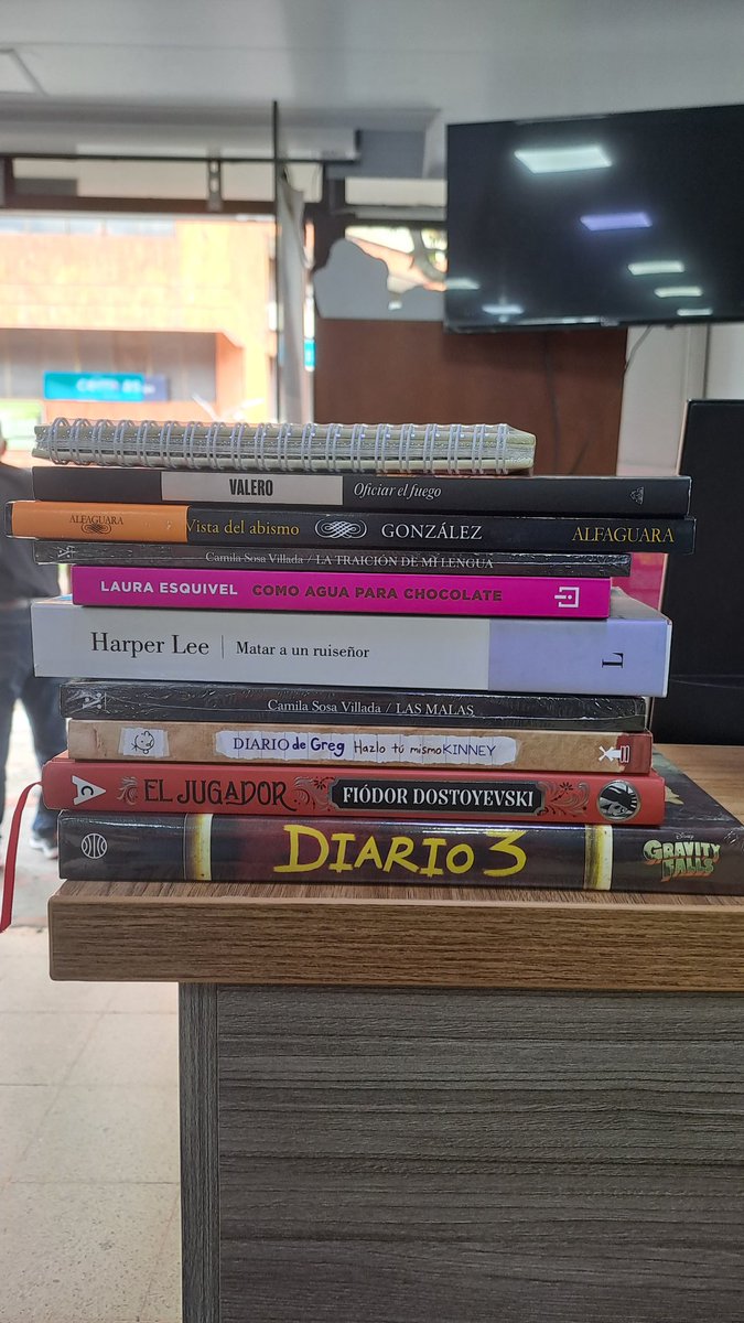 aqmoncaleanowtr's tweet photo. Los regalos de navidad.
¿Qué les parece la escogencia?
#RegalaUnLibro https://t.co/napcprxnKT