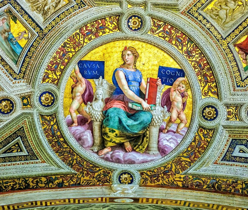 Kaan_H_Okten's tweet photo. Raffaello'nun "Atina Okulu" diye bilinen freski felsefeyi temsil ediyor. Freskin üstündeki dairesel resimde (tondo'da) bunu özetleyen ifade var: Causarum Cognitio - Nedenlerin Bilinmesi. Yani bilgi, neden ve ilkelerin bilgisidir diyen Aristoteles'in düsturunu yansıtıyor bu fresk. https://t.co/mxh44zTkCo