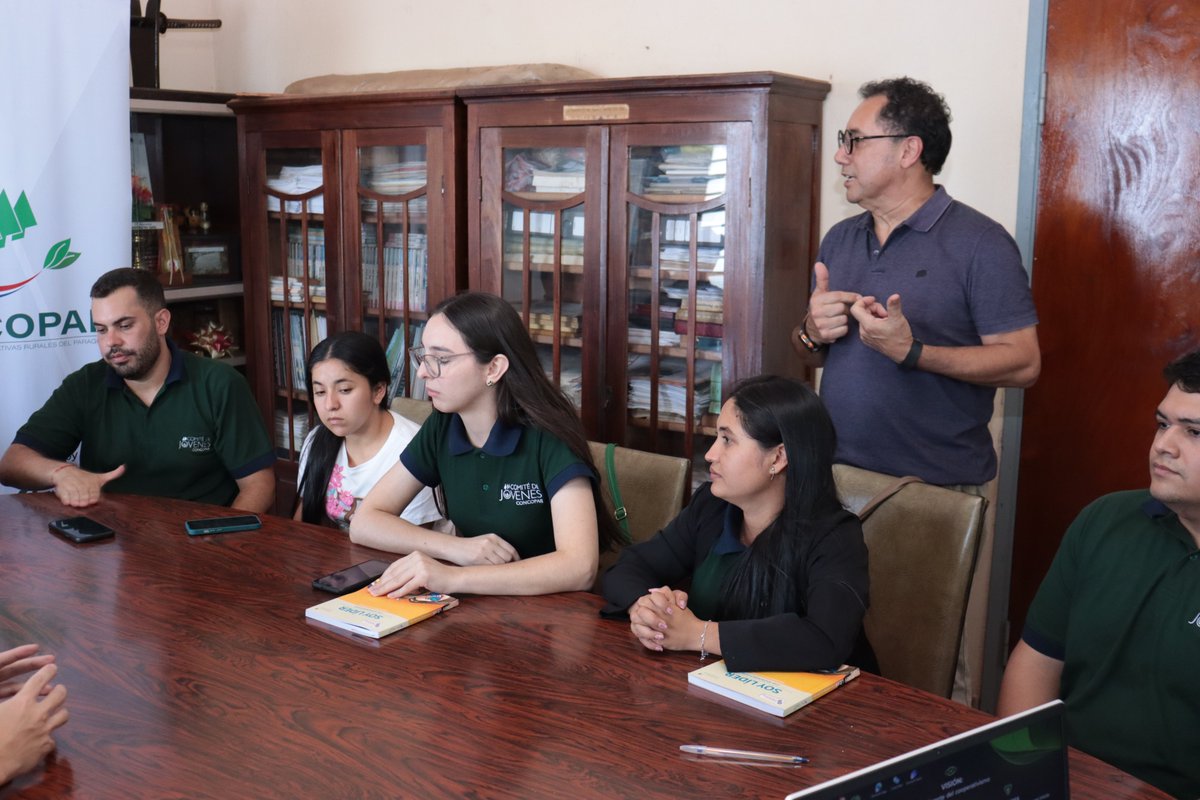 PYCONCOPAR's tweet photo. 🫱🏻‍🫲🏼Como parte del encuentro se celebró el cierre del módulo, “Soy Líder” en el marco del convenio con Transformación Paraguay 🇵🇾 https://t.co/NtnwFcGIGB