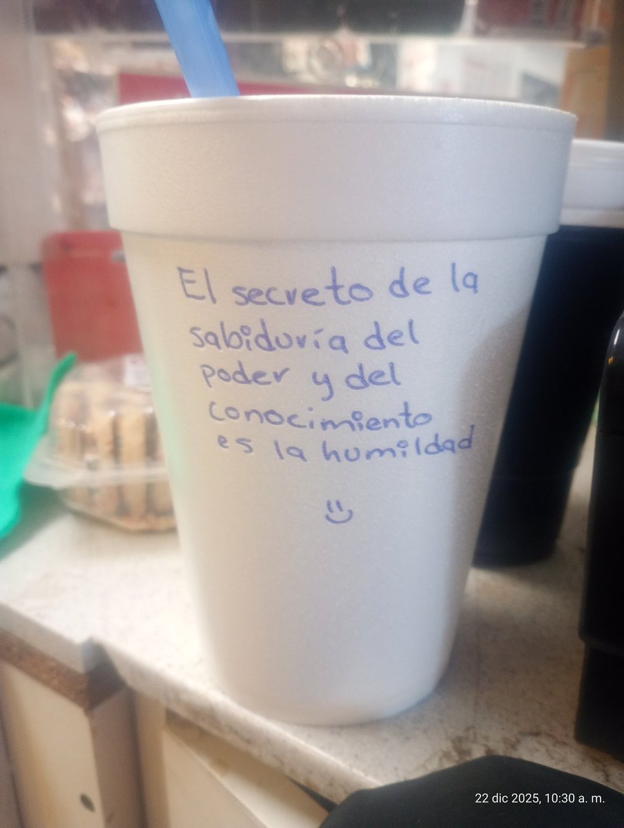 El secreto del éxito y del crecimiento es la humildad. ✨ Jamás olvides de dónde vienes mientras vas hacia donde quieres estar💪🥤 #LunesDeMotivación #Crecimiento"