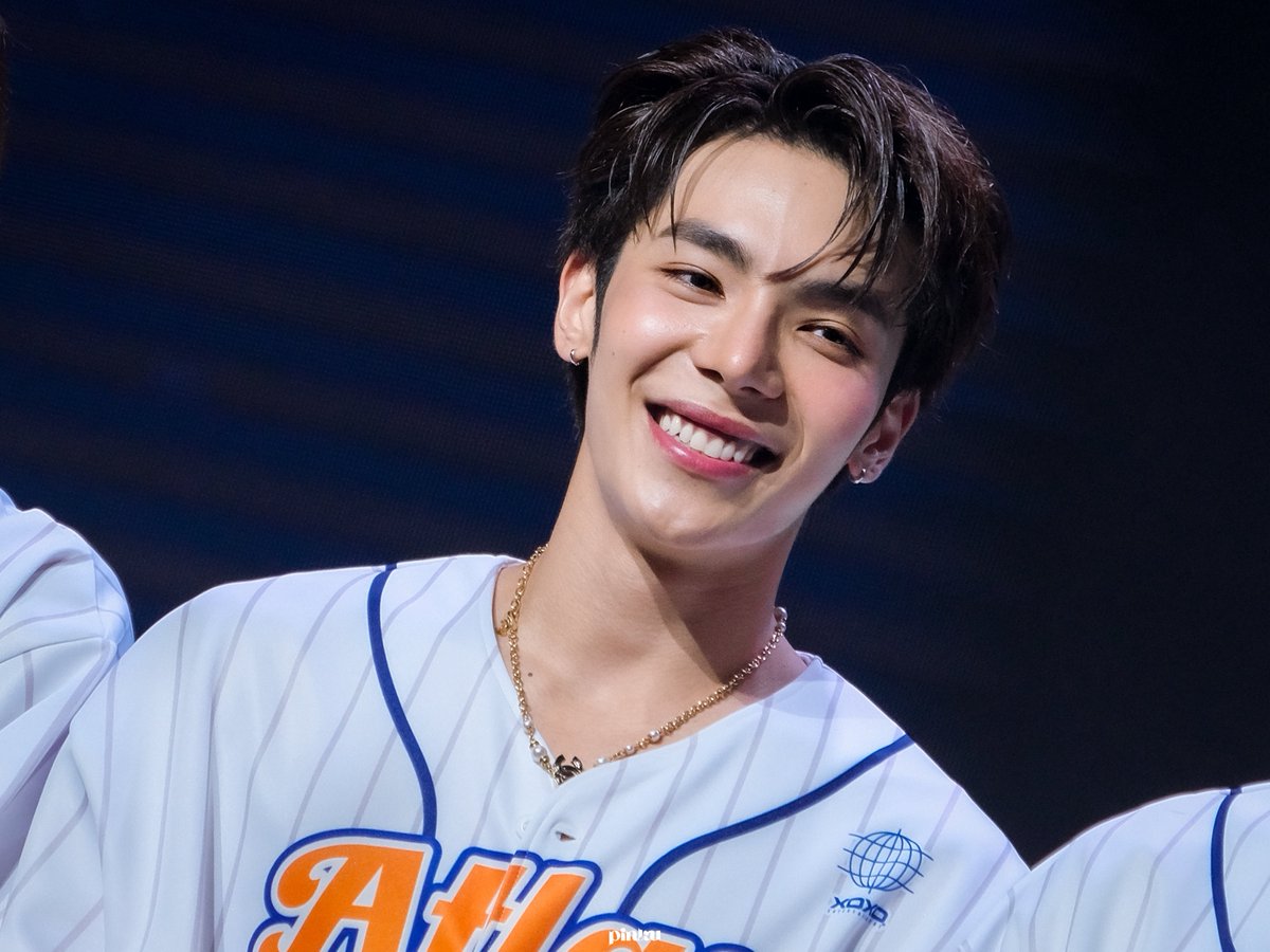 happy bday to <a href="/jetpatpaiboon/">JT🚀</a> 🎂💝
wishing you all the happiness in the world (*˙˘˙)♡

#28CheckPointsWithJET