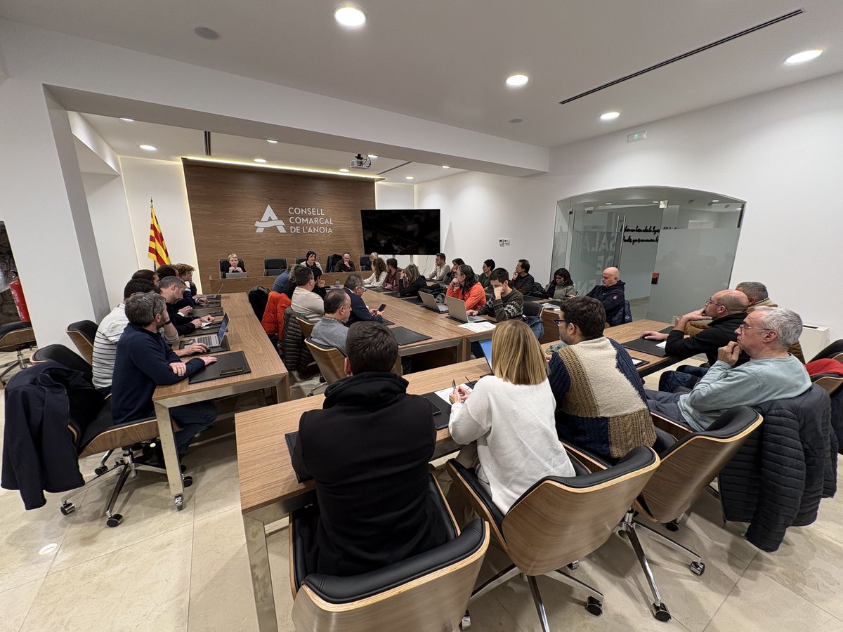 Comença a la seu del Consell Comarcal una sessió extraordinària de ple. 
Desembre de 2025 #pledesembreCCA