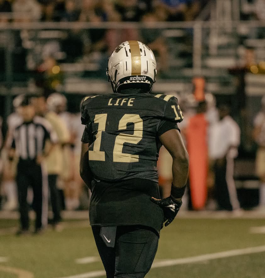 12issuezz's tweet photo. Cameron Beaty - Sophomore LB Season Highlights https://t.co/g8sFcq6yRJ