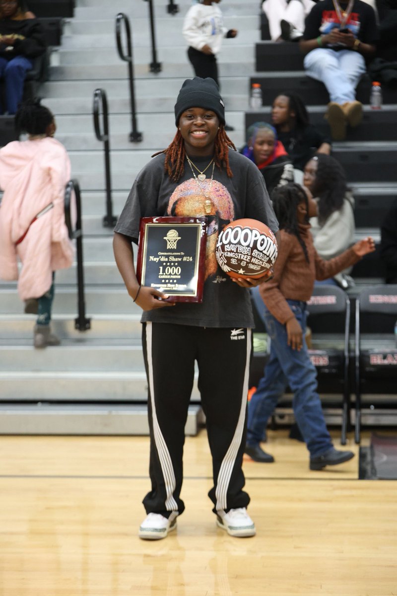 NatGrant14's tweet image. Happy 17th Birthday, my beautiful girl! 🎉
Watching you grow into the young woman you’re becoming fills my heart with so much pride. Never forget how loved you are and how bright your future is. I love you always. 💖 @d1_nad