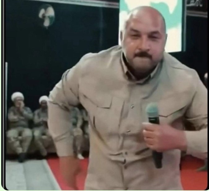 أهل الفلوجة 43 يوم محاصرين وأكلوا حتى ورق الشجر وما سلموا سلاحهم للأمريكان ..

الاطاريين بتغريدة وحدة من ساڤايا صاروا يتسابقون على تصريحات نزع السـ.ـلاح 
#يوم_النزع_العظيم