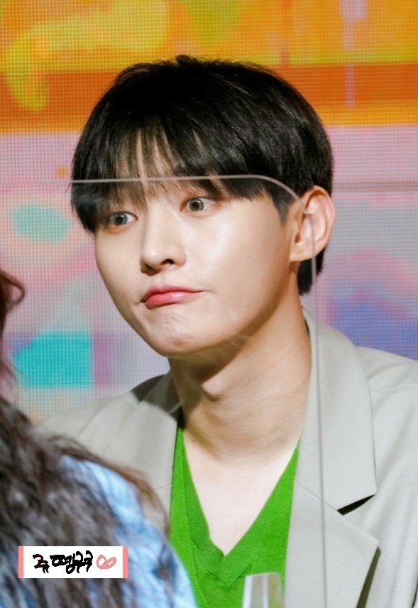 뭔?너원? tweet media