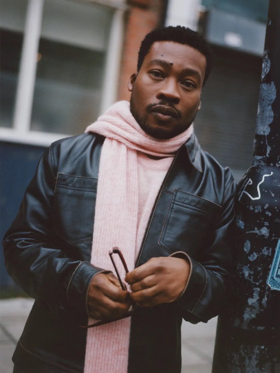 PrincipleMag's tweet image. In an exclusive interview with Principle, Fisayo Akinade opens up about securing the part of Nurse Angel in Goodbye June, working with a star-studded line-up, being a part of Kate Winslet’s directorial debut, the upcoming Heartstopper movie, and more.

🫶🏼: principlemagazine.com/2025/12/22/fis…