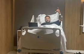 نيمار يخضع لجراحة في الركبة ويقترب من تمديد عقده مع سانتوس 