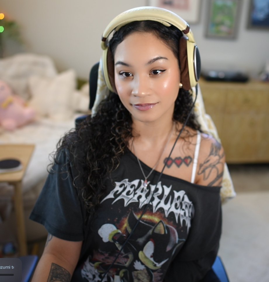 only a few more weeks of the year so we're comfort gaming before we lock in!! 

twitch.tv/lorie