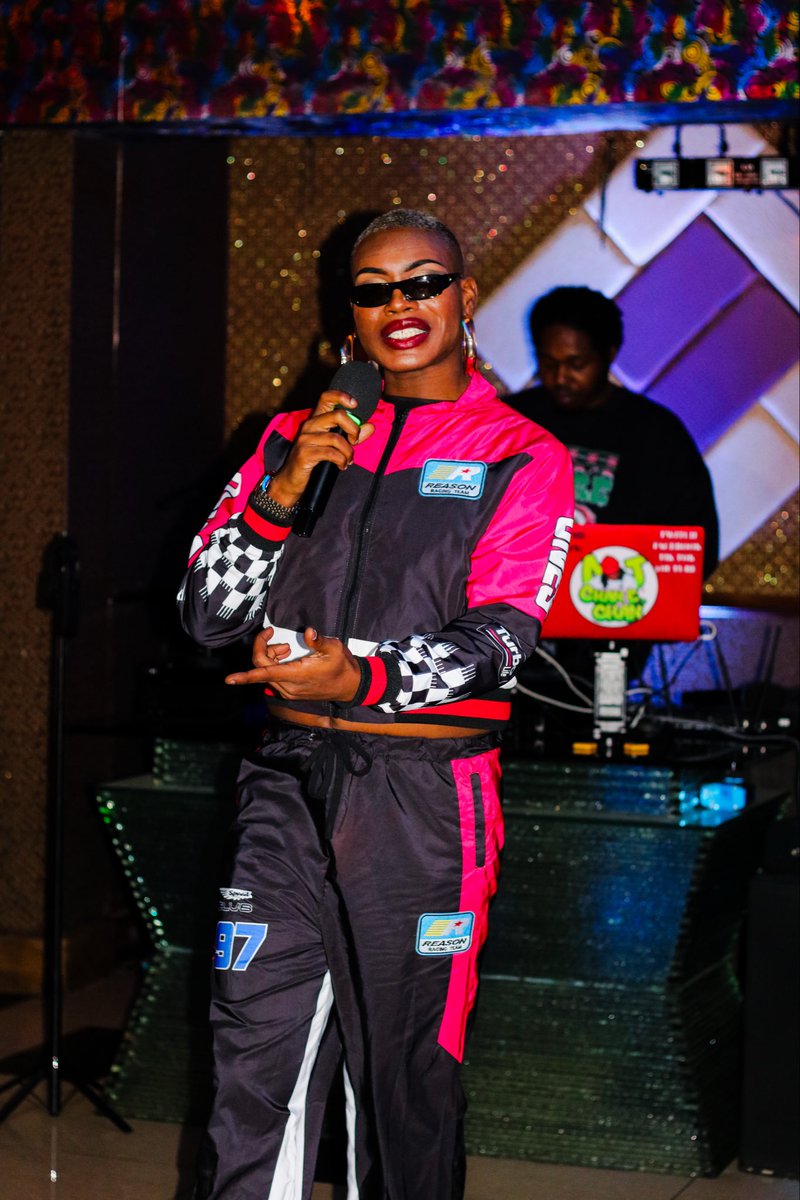 realbakaridash's tweet image. #BornFAST Saturday night was truly needed ❤️ The vibes, the company, and the music. All nothing less than amazing. R&amp;amp;B Under the Mistletoe owes me nothing 👌🏾

Here’s some highlights from my 2nd performance of 2025 🎙️ Appreciating the process and having fun along the way!! 🙏🏾📈