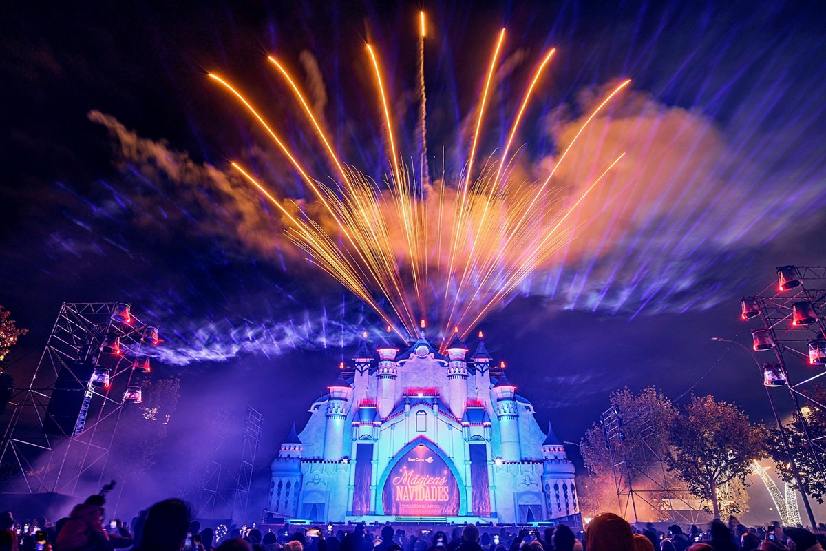 Érase una vez el lugar más mágico que puedas imaginar dónde habitaba la #Navidad... lamadridmorena.com/2025/12/23/mag… #MagicasNavidades #TorrejonDeArdoz #PlanesDeNavidad #NavidadEnFamilia #PlanesConNiños  #ParqueNavideño #NavidadMagica #QueHacerEnNavidad #MadridConNiños #Navidad2025