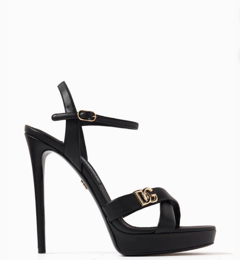 cht20_'s tweet image. Yummy 🥨🥃