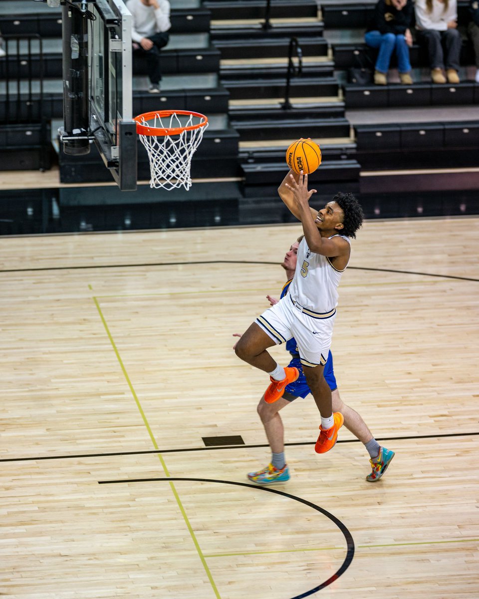 UCCS MBB tweet media