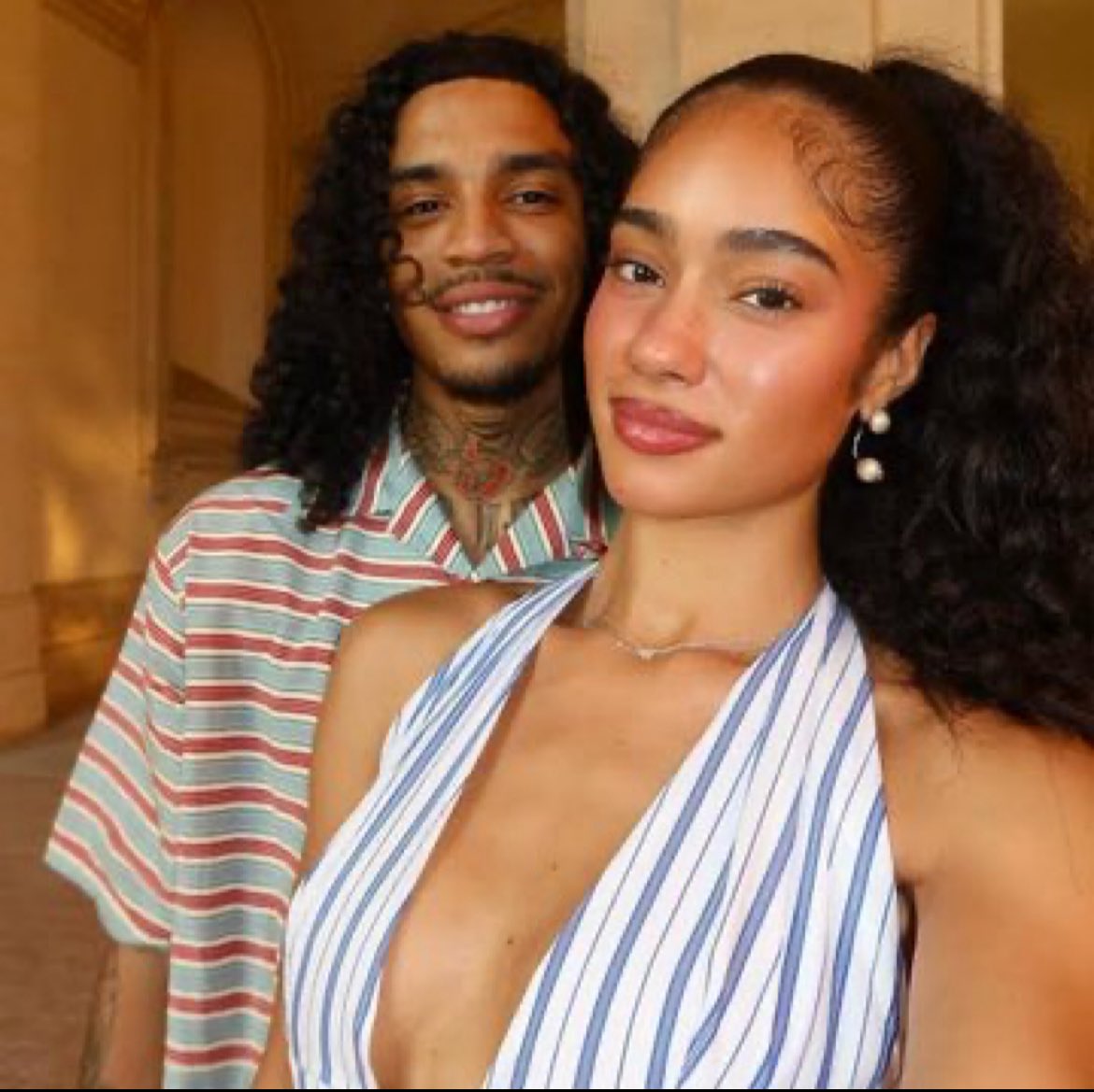 KayzzClips's tweet image. PREGNANCY RUMOUS are still speculating between JAY CINCO and LALA 😳 after JAY posts a video and fans notice LALA’s BABY BUMP seems to be visible 🤰🤔